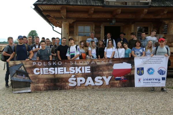 Warsztaty ciesielskie w ramach mikroprojektu pt. "Polsko – Słowackie Ciesielskie Śpasy"